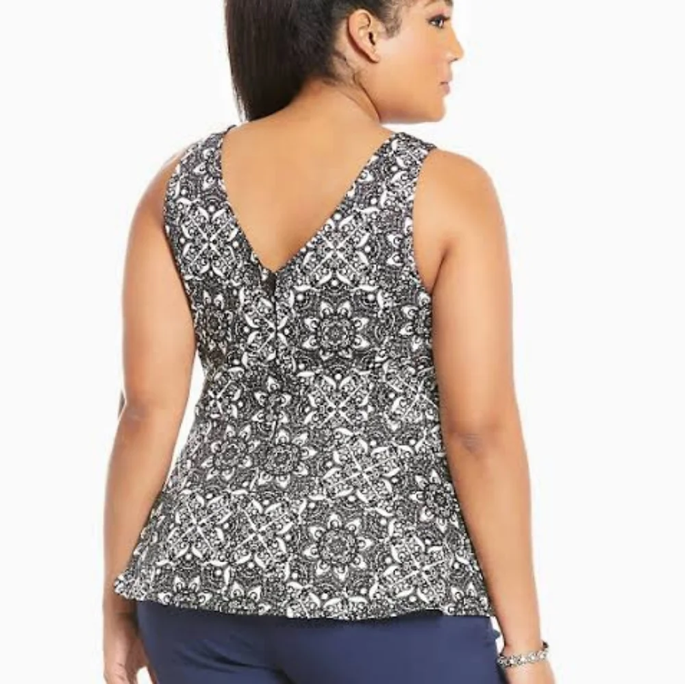 Torrid 0X Lace Print Sateen Peplum Top - Picture 5 of 11